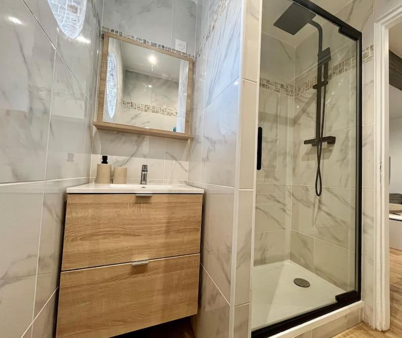 Appartement T2 Renove A 15 Min De Lyon à Pierre-Bénite Extérieur photo